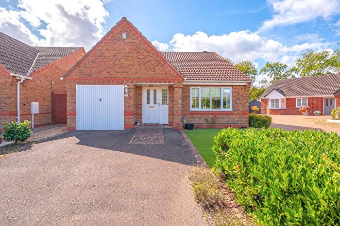 2 Bedroom Detached Bungalow For Sale In Bleaklow Close, Desborough, Kettering, NN14