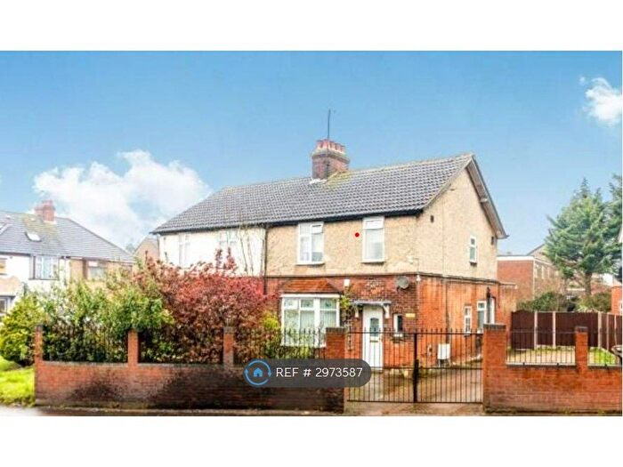 5 Bedroom Semi-detached House To Rent In Waller Avenue, Luton, LU4