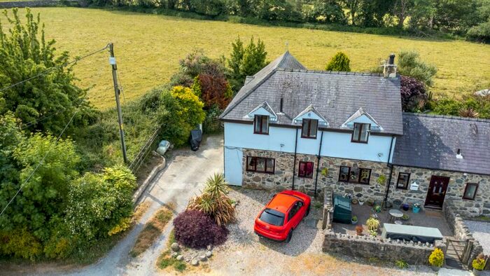 3 Bedroom Terraced House For Sale In Bontnewydd, Caernarfon, Gwynedd, LL54