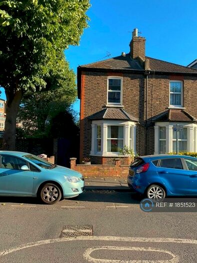 3 Bedroom Semi-Detached House To Rent In Somerset Road, Kingston Upon Thames, KT1