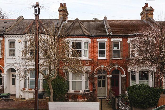 2 Bedroom Flat To Rent In Kitchener Road, London, N17