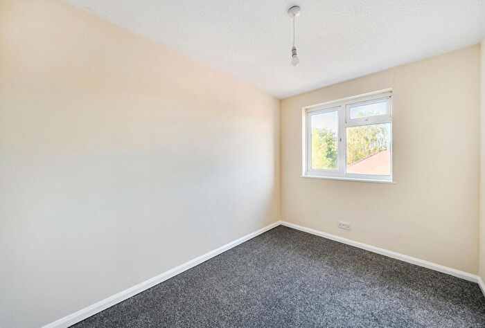 2 Bedroom Apartment For Sale In St. Peters Close, Cheltenham, Gloucestershire, GL51