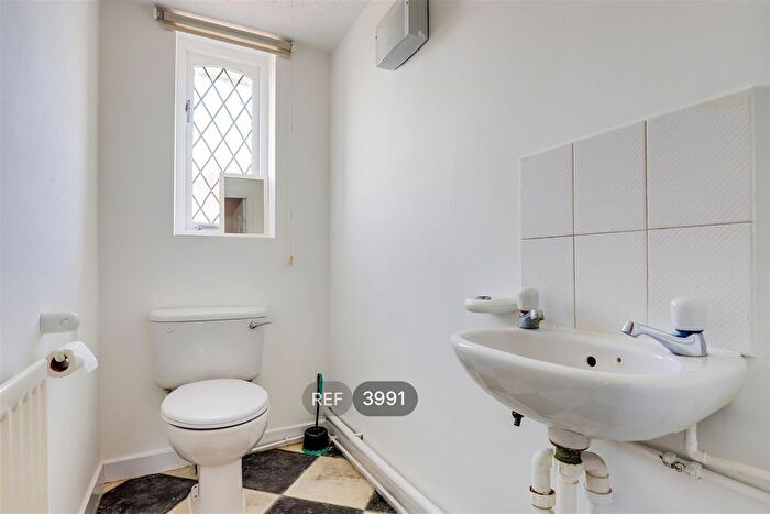 4 Bedroom Detached House To Rent In , Studland Way, Nottingham, NG2