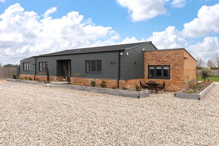 3 Bedroom Detached Bungalow For Sale In High Street, Rampton, Cambridge, CB24