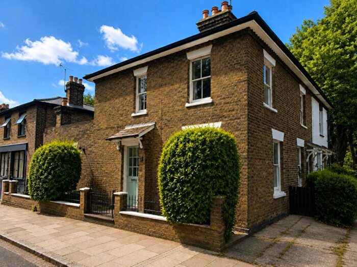 2 Bedroom Semi-Detached House To Rent In Milton Place, Southend On Sea, SS1