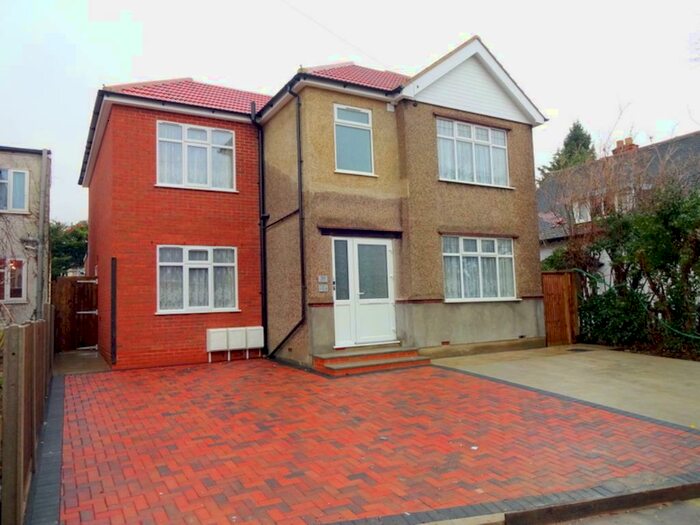 2 Bedroom Ground Maisonette To Rent In The Meadow Way, Harow Weald, HA3