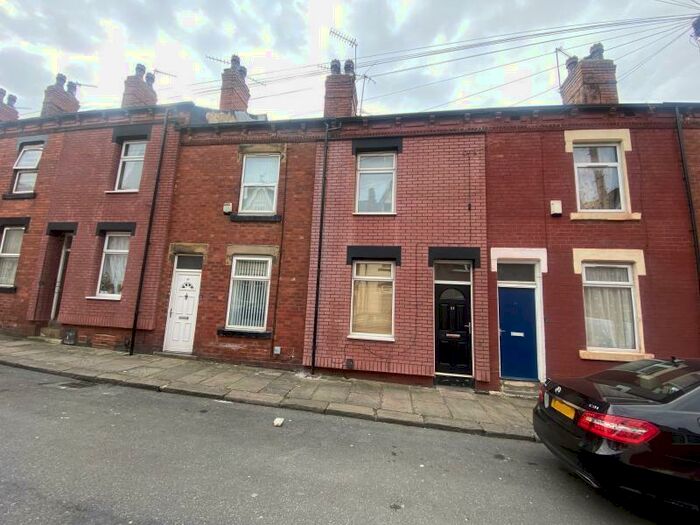4 Bedroom Terraced House To Rent In Nowell Place, Leeds, LS9