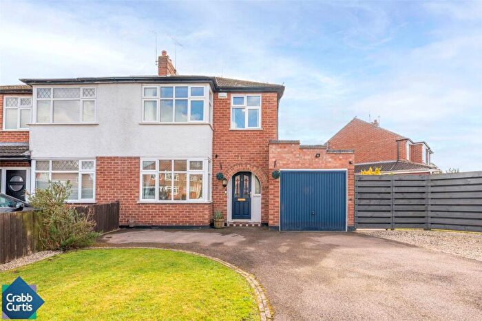 3 Bedroom Semi Detached House For Sale In Chandlers Road, Whitnash, CV31