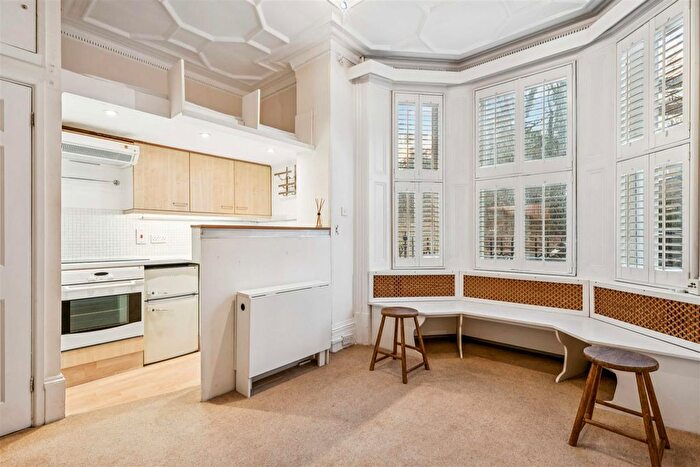 Studio To Rent In Airlie Gardens, London, W8