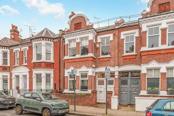 2 Bedroom Flat For Sale In Pennard Road, Shepherd's Bush, London, W12