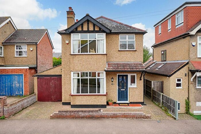 3 Bedroom Detached House For Sale In Wellington Road, St. Albans, AL1