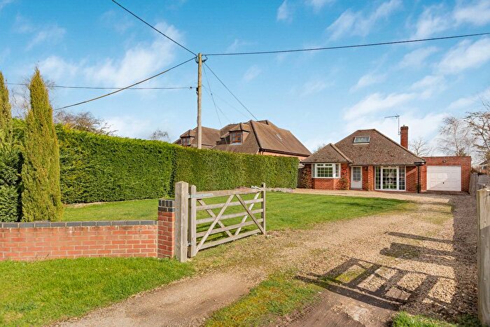 2 Bedroom Bungalow For Sale In New Road, East Hagbourne, OX11