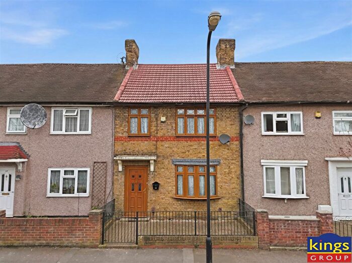 3 Bedroom Property For Sale In Penrhyn Avenue, London, E17