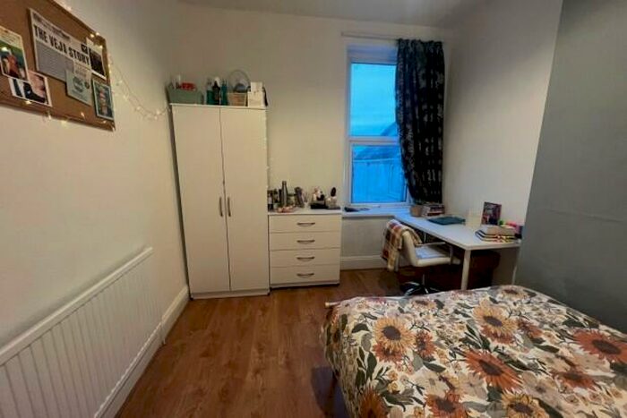 5 Bedroom Terraced House To Rent In Monthermer Road Cardiff, CF24