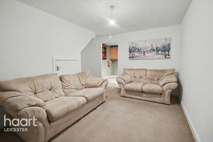 2 Bedroom Semi-Detached House For Sale In Attlebridge Close, Leicester, LE5