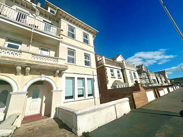 2 Bedroom Flat To Rent In The Esplanade, Seaford, BN25