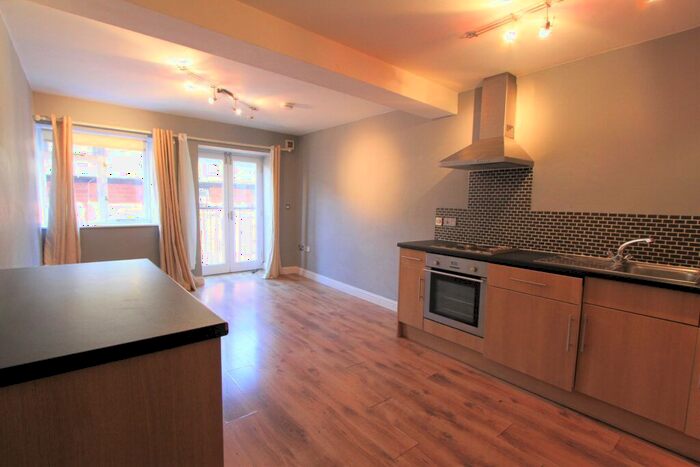 1 Bedroom Flat To Rent In Church Lane, Banbury, Oxon, OX16