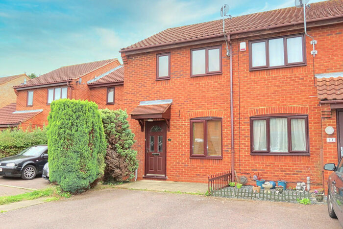 2 Bedroom Semi-Detached House To Rent In Swift Close, St Neots, PE19