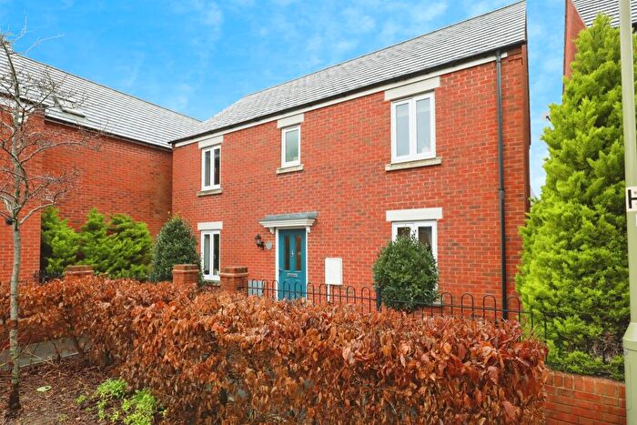 4 Bedroom Detached House For Sale In Kempton Close, Bicester, OX26