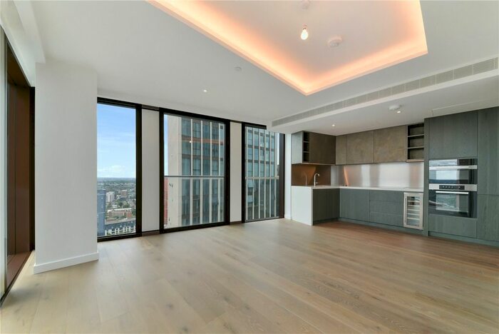 3 Bedroom Flat To Rent In Carnation Way, London, SW8