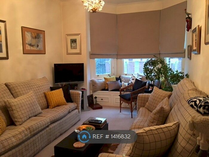 2 Bedroom Flat To Rent In St. Julians Farm Road, London, SE27