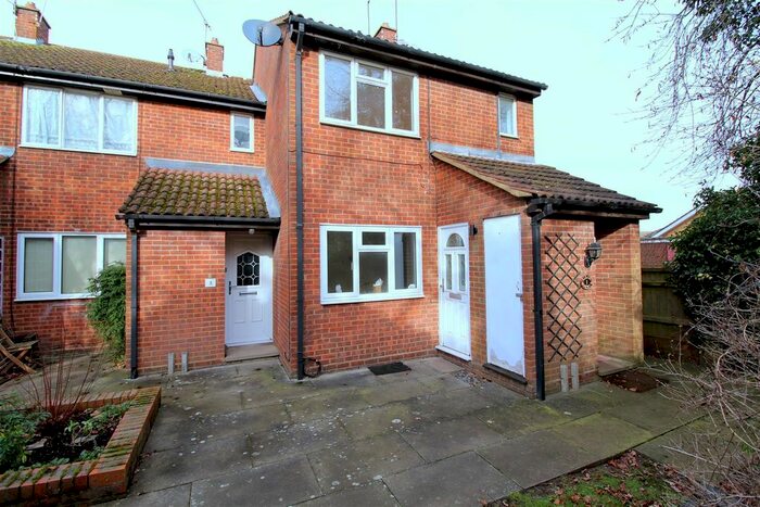 1 Bedroom Flat To Rent In Albany Mews, North Orbital Road, Chiswell Green, St.Albans, AL2