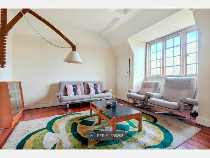 3 Bedroom Flat To Rent In Brixton Hill, London, SW2