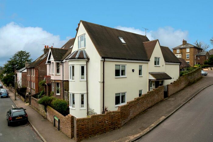 4 Bedroom Detached House To Rent In George Street, Old Town, Hemel Hempstead, Hertfordshire, HP2