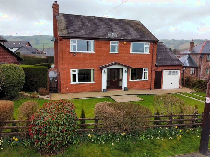 4 Bedroom Detached House For Sale In Trefeglwys, Caersws, Powys, SY17