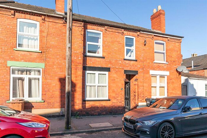 3 Bedroom Terraced House To Rent In Cross Street, Lincoln, Lincolnshire, LN5