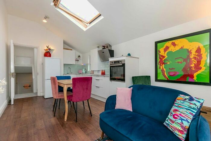 2 Bedroom Flat To Rent In Mirabel Road, London, SW6
