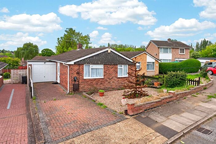 3 Bedroom Detached Bungalow For Sale In Brackenhill Close, Links View, NN2