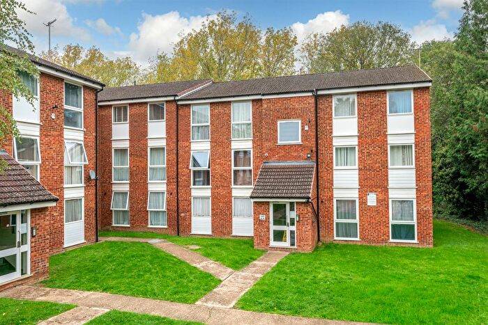 2 Bedroom Flat For Sale In Arkley Road, Hemel Hempstead, Hertfordshire, HP2