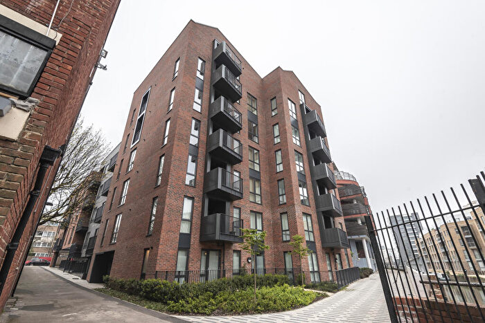 1 Bedroom Flat To Rent In Canoe Walk, E14