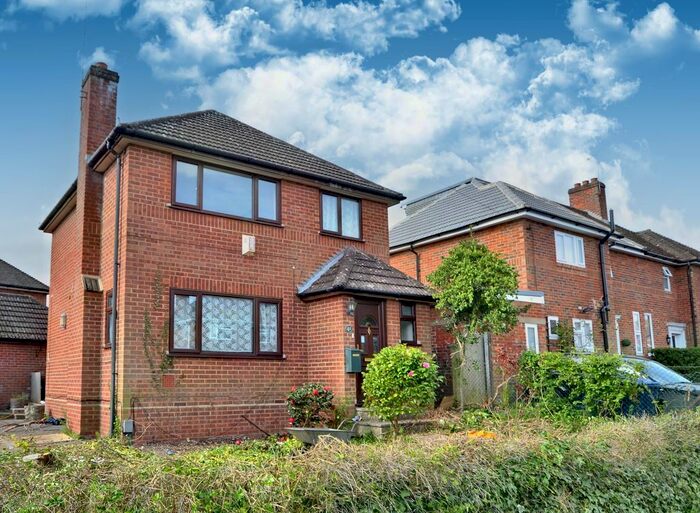 3 Bedroom Detached House To Rent In Knights Road, Farnham, GU9