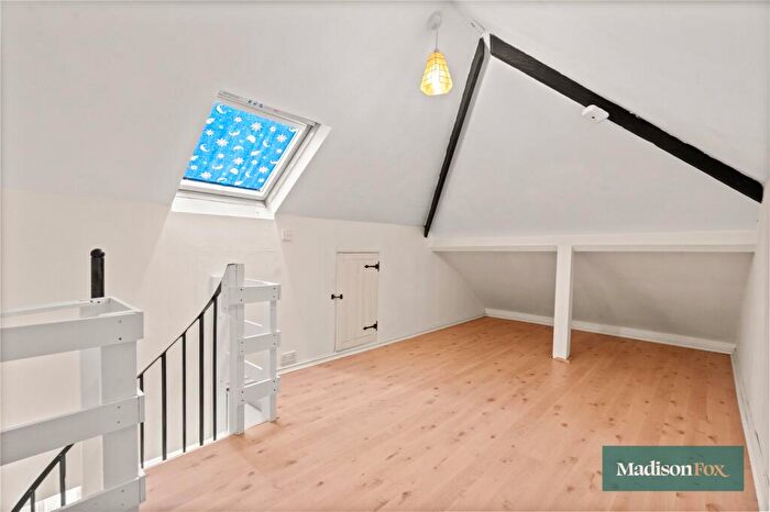 2 Bedroom Bungalow For Sale In Ashley Avenue, Ilford, IG6