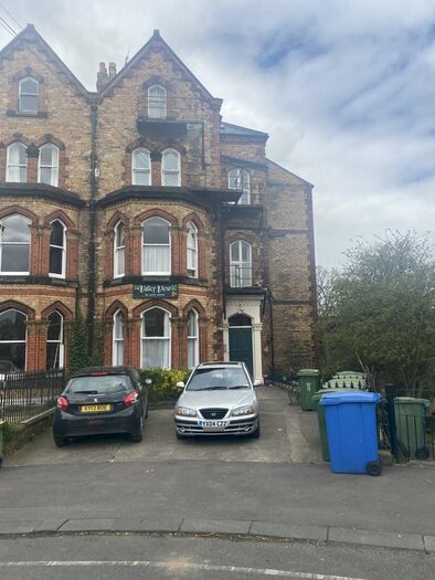 1 Bedroom Ground Flat To Rent In Grosvenor Road, Scarborough, YO11