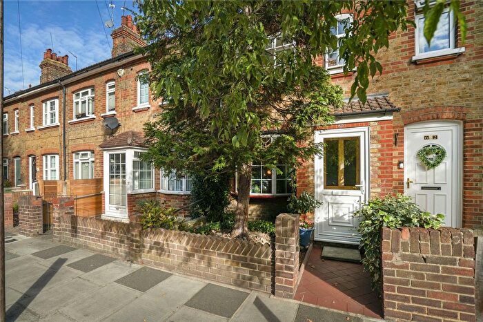 2 Bedroom Terraced House For Sale In Manor Grove, Richmond, TW9