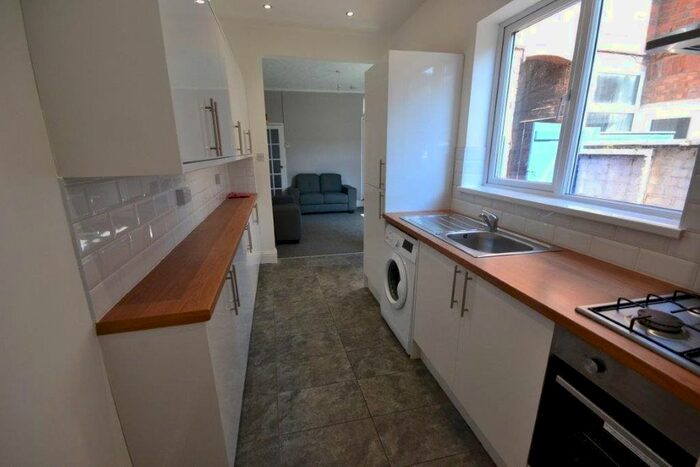 4 Bedroom Terraced House To Rent In Jarrom Street, Leicester, LE2