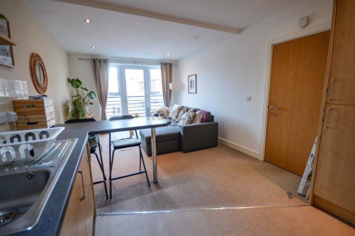 1 Bedroom Flat To Rent In Valley Road, Sheffield, S8