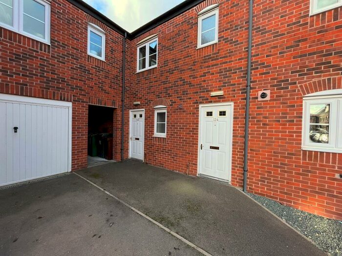 2 Bedroom Flat To Rent In Foss Road, Derby, DE65