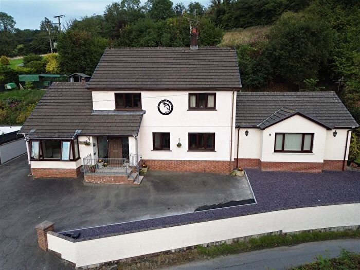 3 Bedroom Property For Sale In Bronwydd Arms, Carmarthen, SA33