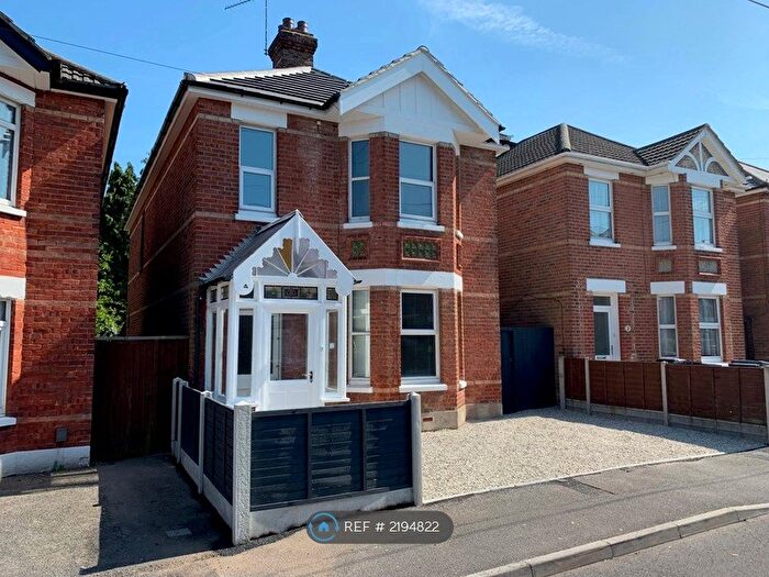 6 Bedroom Detached House To Rent In Sedgley Road, Bournemouth, BH9