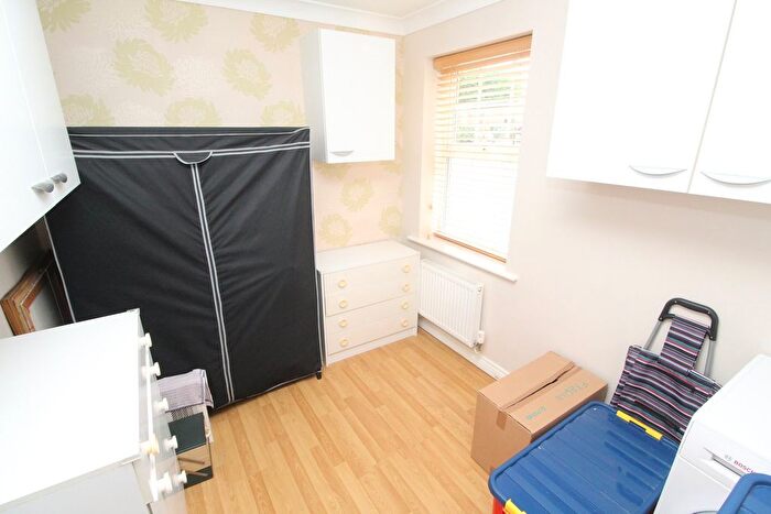 2 Bedroom Flat For Sale In Lock Keeper Close, Wigston, LE18