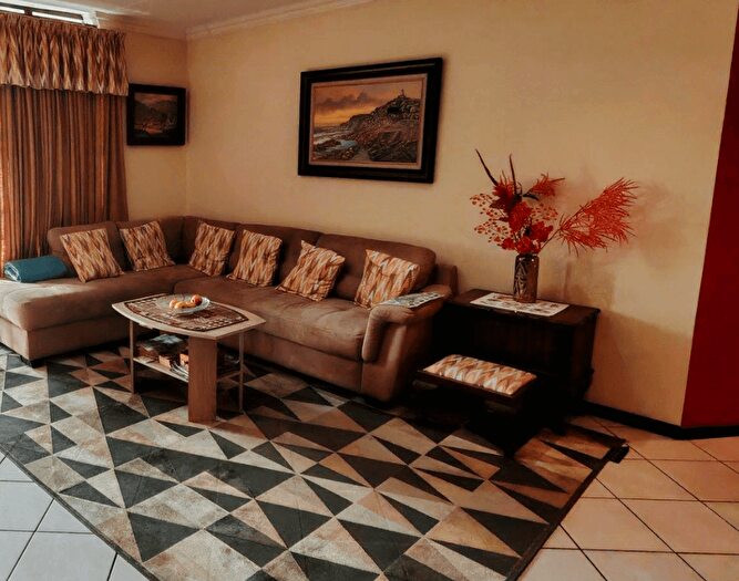 3 Bedroom Flat To Rent In Netherheys Drive, South Croydon, CR2