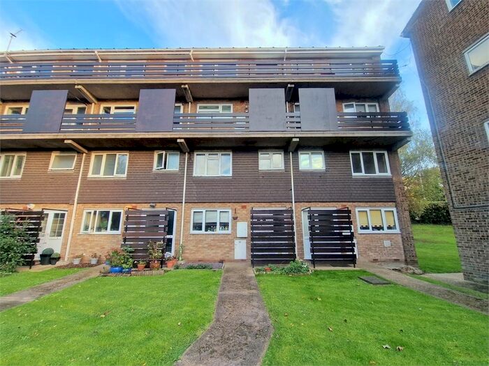 2 Bedroom Maisonette To Rent In Rise Park Parade, Romford, Romford, RM1