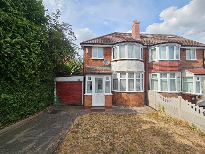 3 Bedroom Semi-Detached House For Sale In Valley Road, Solihull, B92