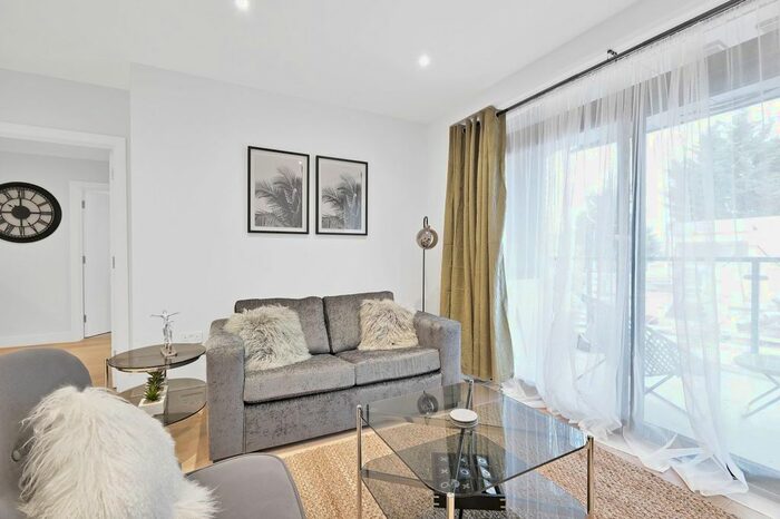 2 Bedroom Flat To Rent In Essoldo Close, Kenton Lane, Stanmore, HA3