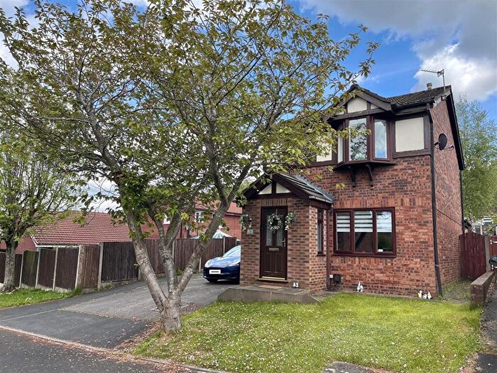 3 Bedroom Detached House For Sale In Chew Vale, Dukinfield, SK16