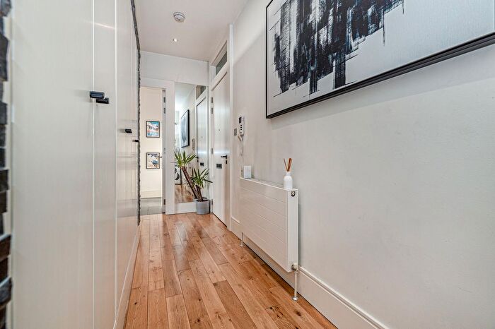 1 Bedroom Flat For Sale In Shaw Drive, Bearsden, Glasgow, G61
